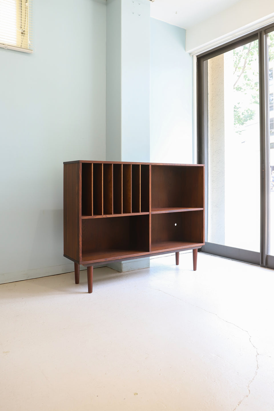 デンマークヴィンテージ ブックケース 本棚 レコードラック ローズ