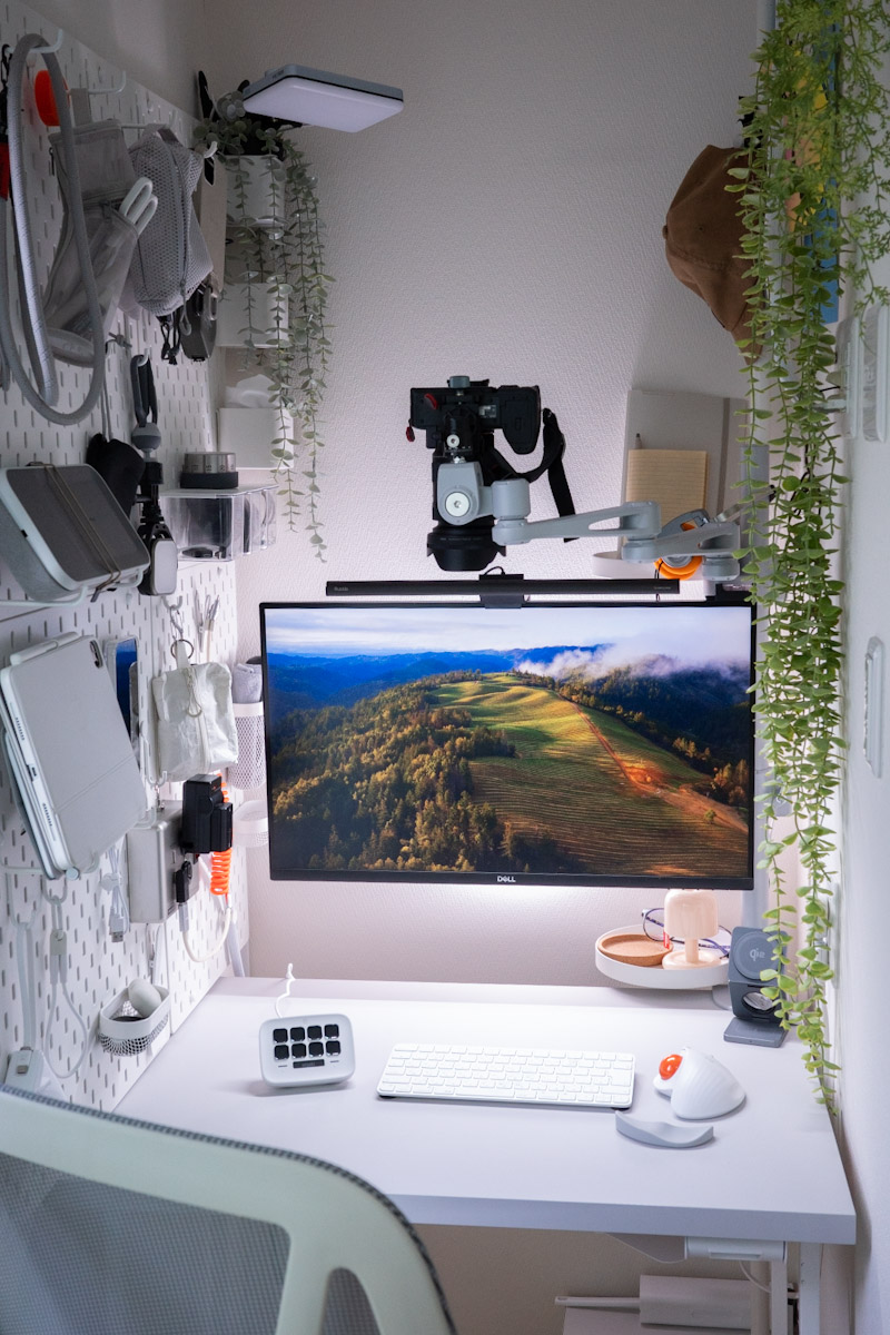 LINDYのモニターアームでつくる理想のデスク環境がこれだ！ | SPACE 80