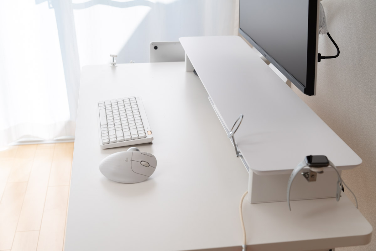 amesoba デスクシェルフ MASSIROは白デスクに合わないわけがない