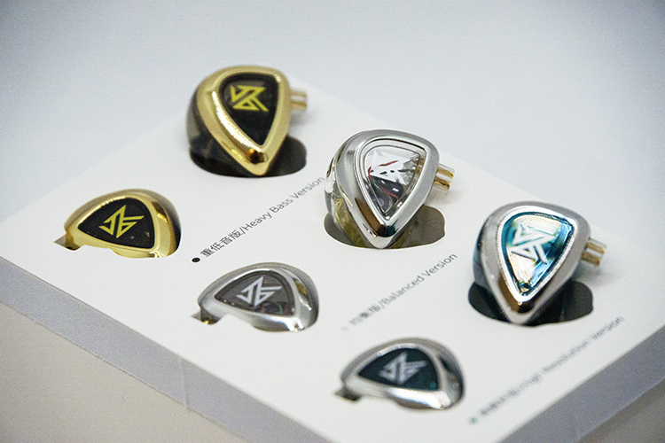 KZ EDA レビュー】1パッケージに3つ入りの異色なイヤホン。ネタ機種と