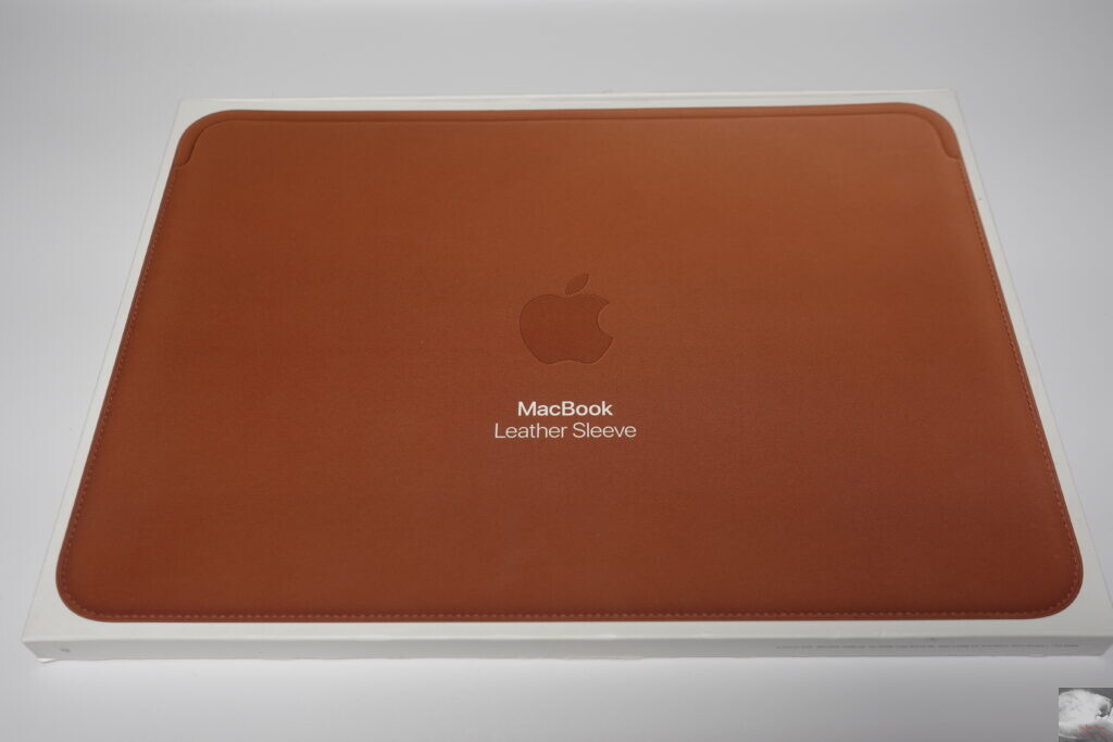 Apple純正のMacBook用レザースリーブケースの購入レビュー | Gadget