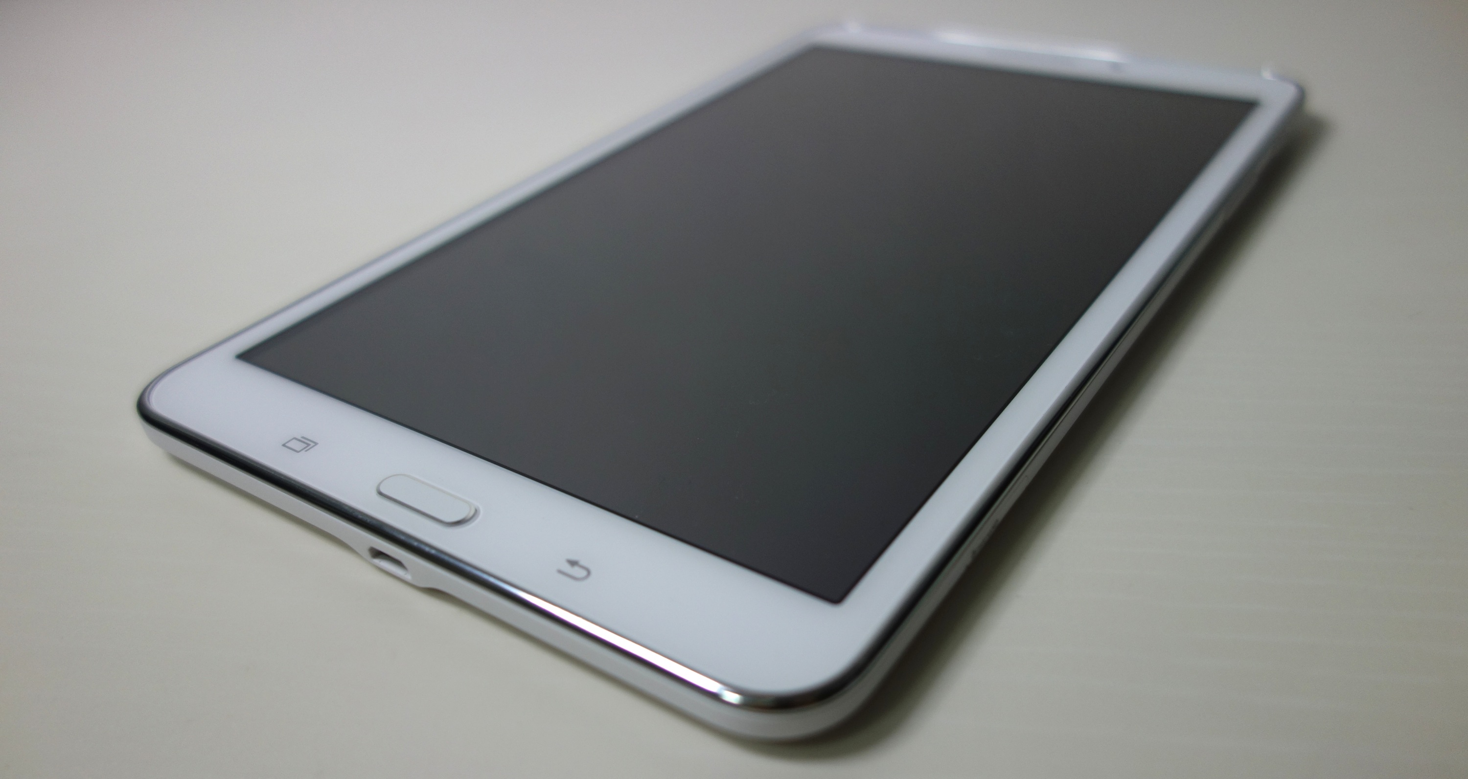 2.5万円の低価格タブレット「GALAXY Tab 4」レビュー | ガジェットショット