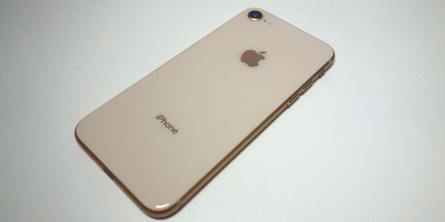 iPhone 8のデザインを「シルバー」の実機でレビュー。歴代4.7インチ