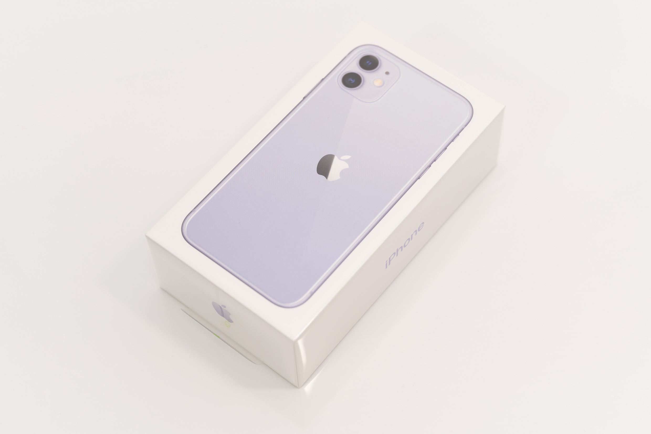 iPhone史上初の「紫」登場、iPhone 11のパープルが想像以上に良い色