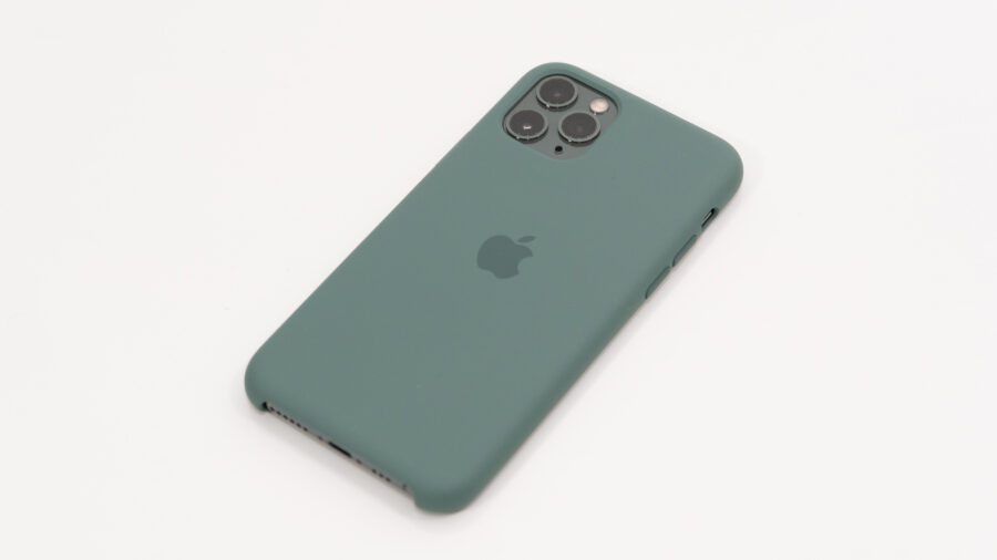 iPhone 11 ProのミッドナイトグリーンにぴったりなApple製「パイン