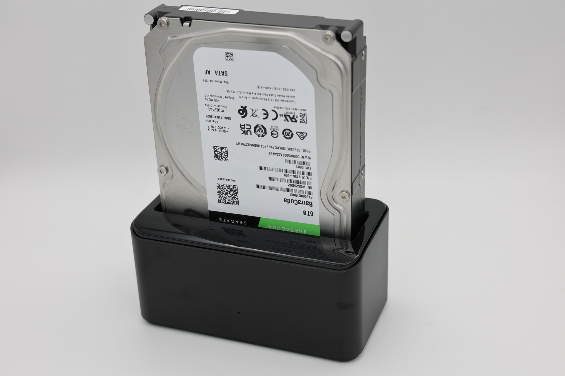 バックアップ用のHDDを安く運用するために玄人志向のHDD/SSDスタンド