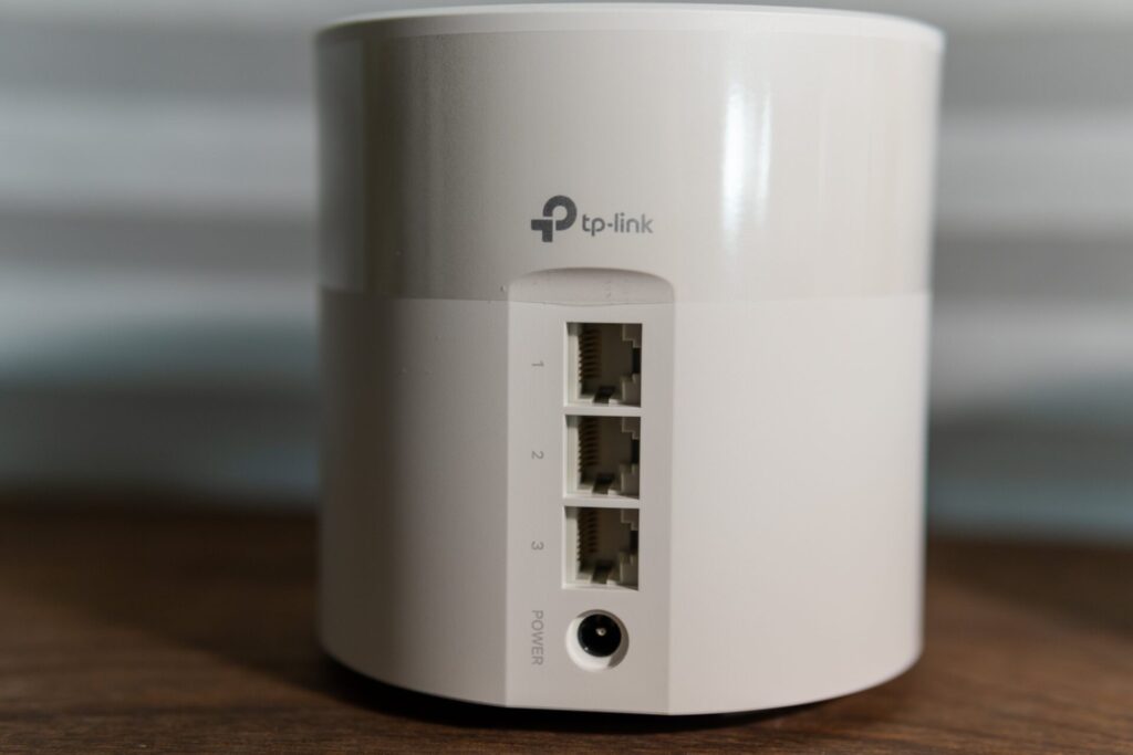 2階建てでもWi-Fiを広げられるメッシュルーター「TP-Link Deco X50」を