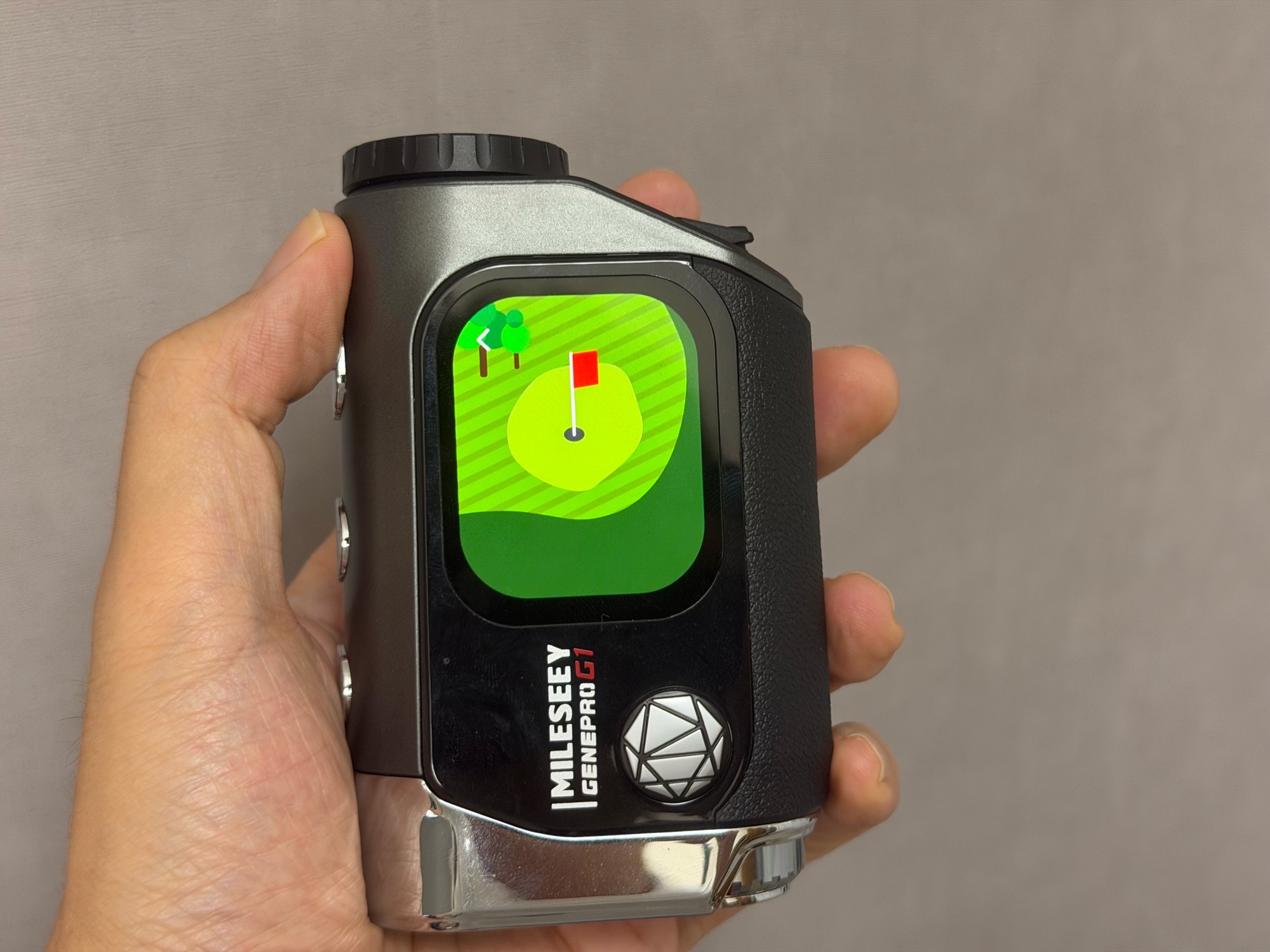 PR】”全部入り”ゴルフ用レーザー距離計MILESEEY「GenePro G1」はGPSと