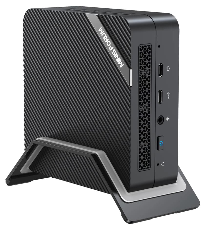 非dGPU系の最上位。MINISFORUM「UM690」はRyzen 9 6900HX搭載ミニPC