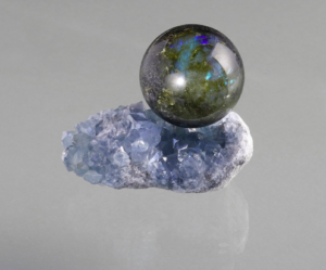 保存版】セレスタイトの意味・効果・浄化方法｜心を癒す「天使の石