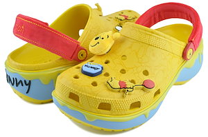 Qoo10] Crocs ウィニー ザ プー クラシック プラット