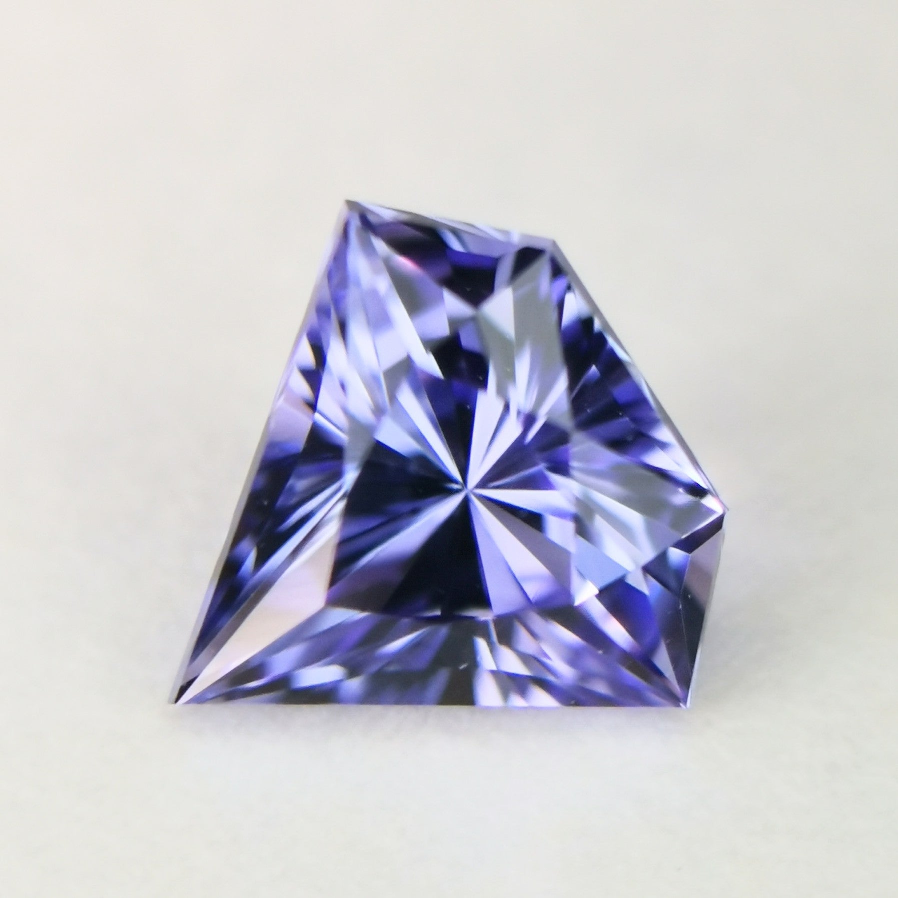 人気の宝石形が0.5ctアップで登場 / タンザナイト 0.54ct – GemTreeJapan