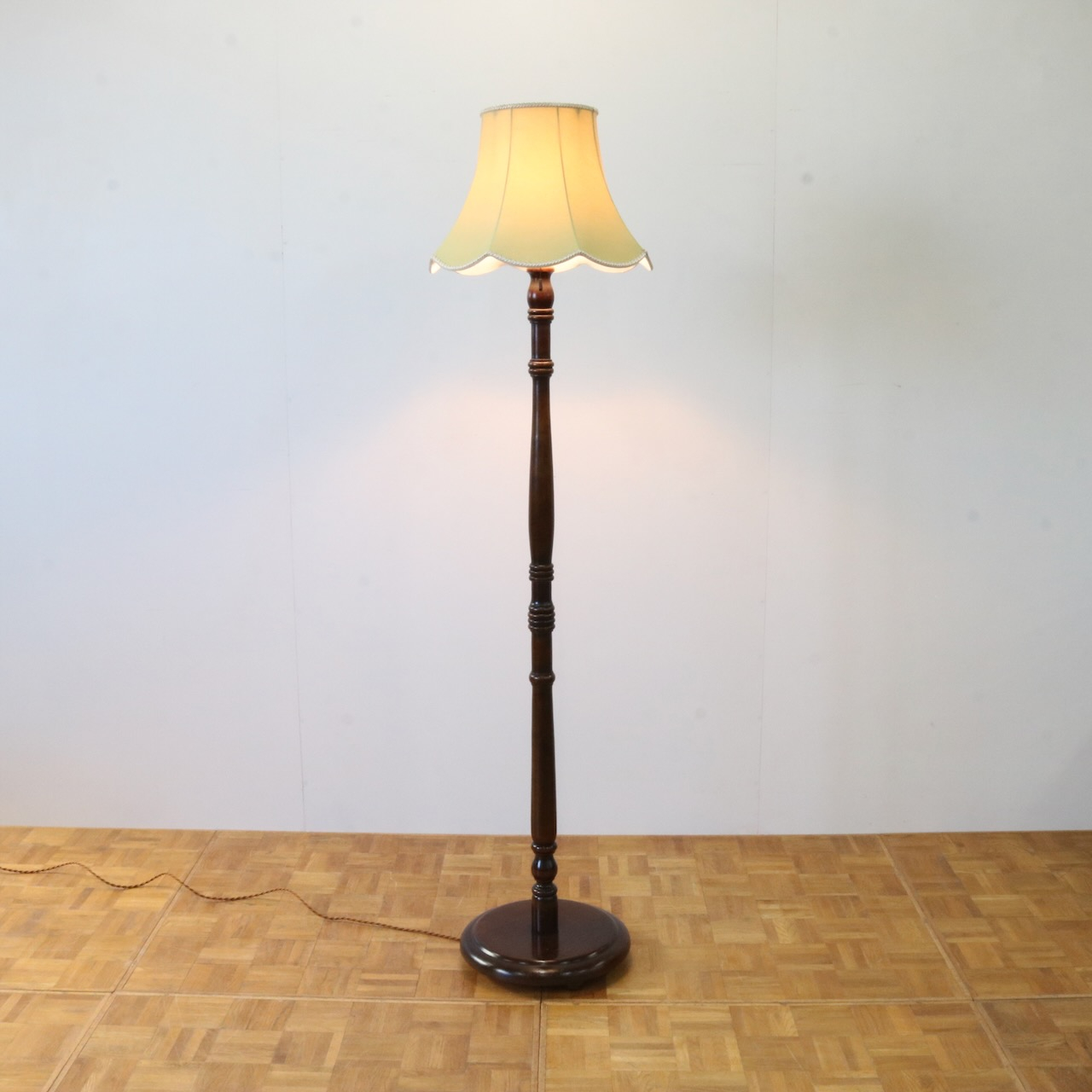 フロアスタンド | アンティークショップ ジェオグラフィカ ｜E-SHOP