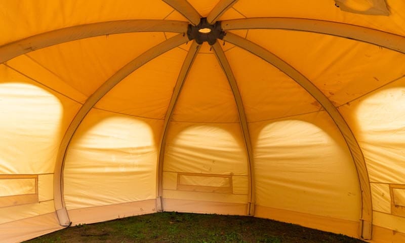 超個性的なハイランダーの蓮型テント『NAGASAWA』の2モデルが12月下旬