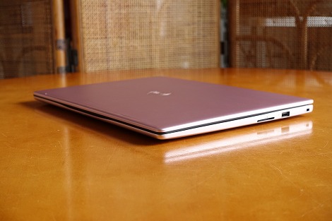 Inspiron 13 7000(7370/7380)レビュー:スタイリッシュボディの