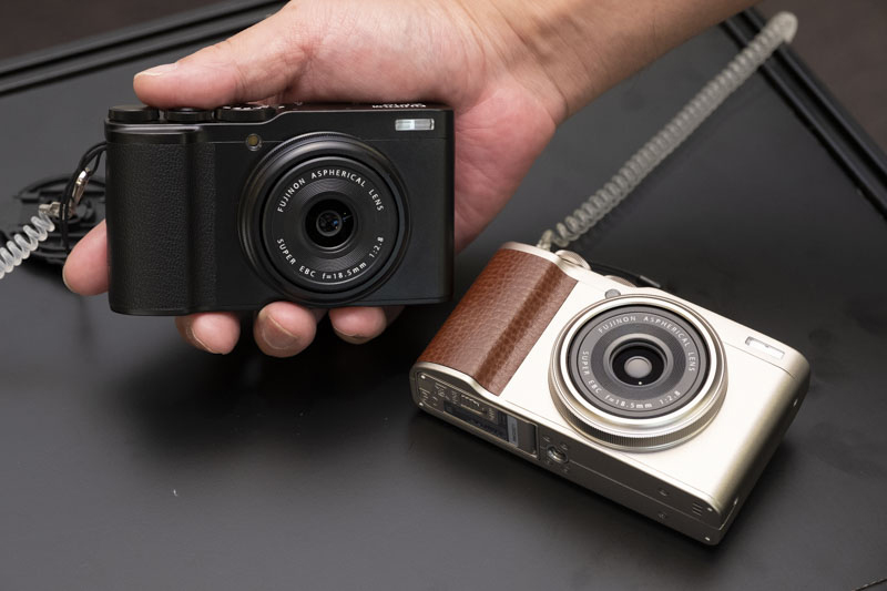 ポケットに入るAPS-Cプレミアムコンデジ「FUJIFILM XF10」 | CAPA