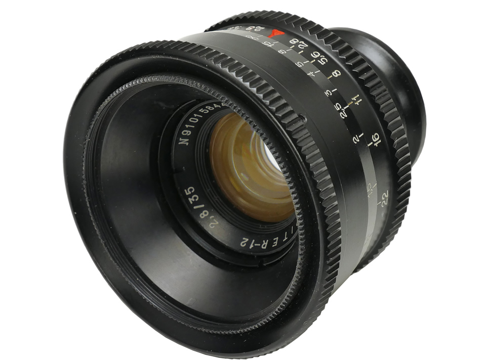 ガラスの塊がむき出し!? 旧ソ連製のユニークな“対称型”広角レンズ