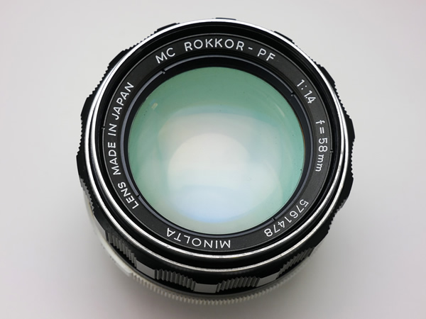 F1.4標準レンズといえば58mmだった時代の“緑のロッコール”はデジタルに