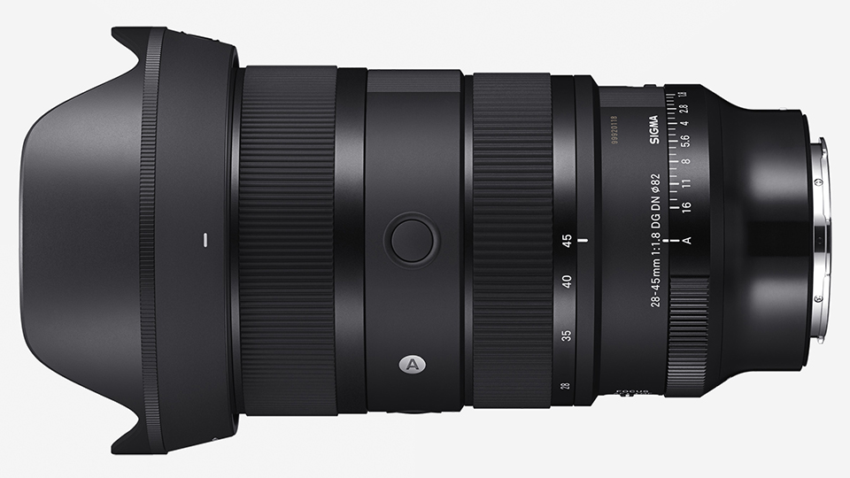 世界初！ フルサイズ用で開放F1.8通しの大口径ズームレンズ「SIGMA 28