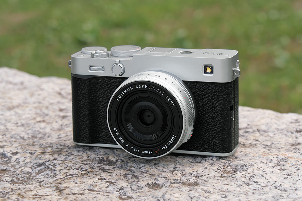 富士フイルム X-E5 実写レビュー！ フィルムカメラの使い心地と最新