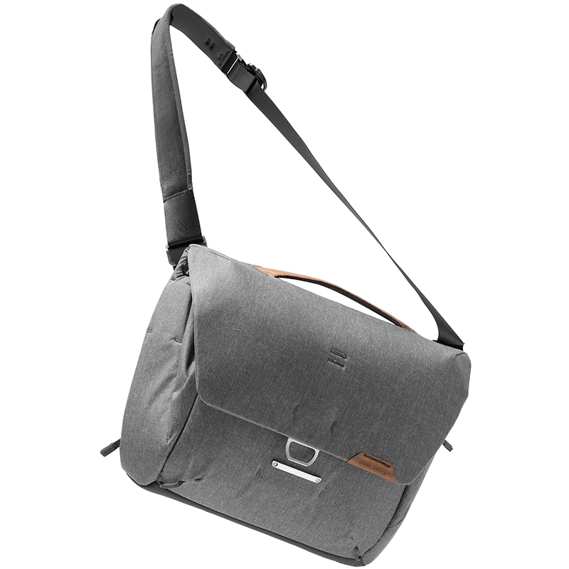 機能性とデザインを両立させたメッセンジャーバッグ「Peak Design