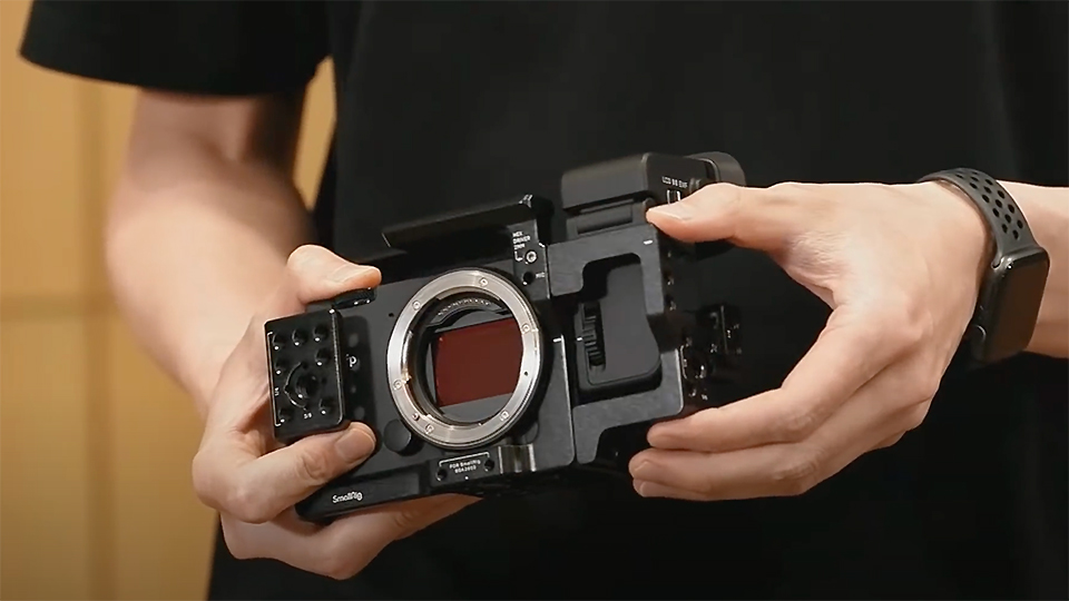 シグマがSmallRigと共同で「SIGMA fp」シリーズ専用ケージを開発