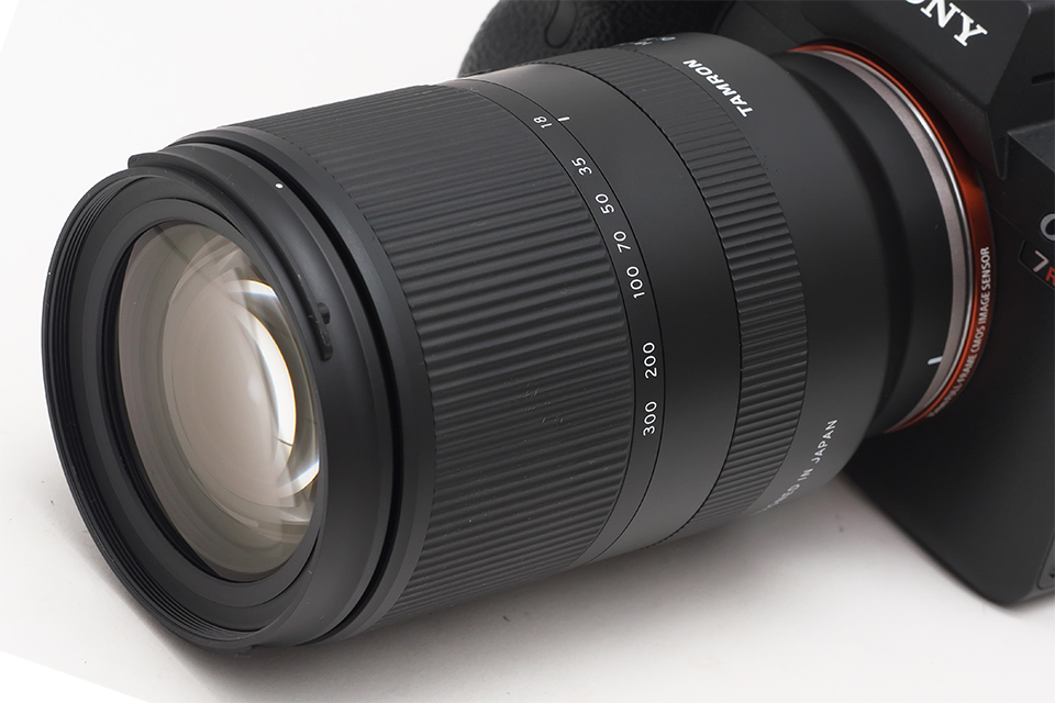 実写レビュー！ 手持ちの超望遠撮影もハーフマクロもいける高倍率