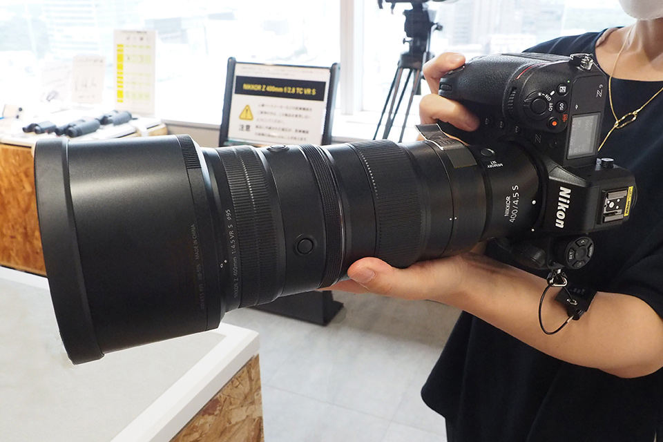 ニコンの超望遠レンズ「NIKKOR Z 400mm f/4.5 VR S」に触ってきた