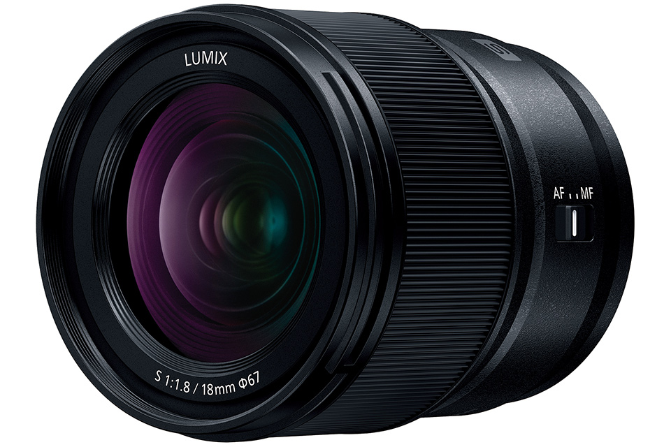 18cmまで寄れるコンパクトな大口径超広角レンズ「LUMIX S 18mm F1.8