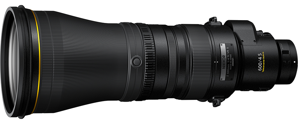 600mmと840mmを1本でカバー！ テレコン内蔵の大口径超望遠レンズ