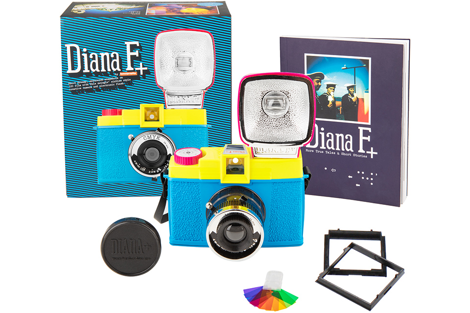 ましかく写真が撮れる60年代テイストの中判フィルムカメラ「Lomography