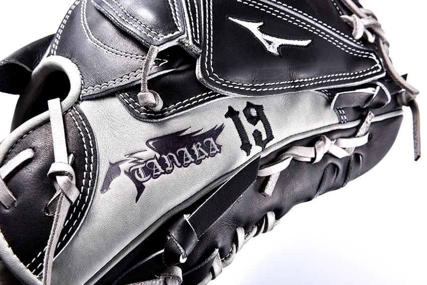 追加生産なし!】田中将大の2018年モデルの実戦使用グラブ! 50本限定で