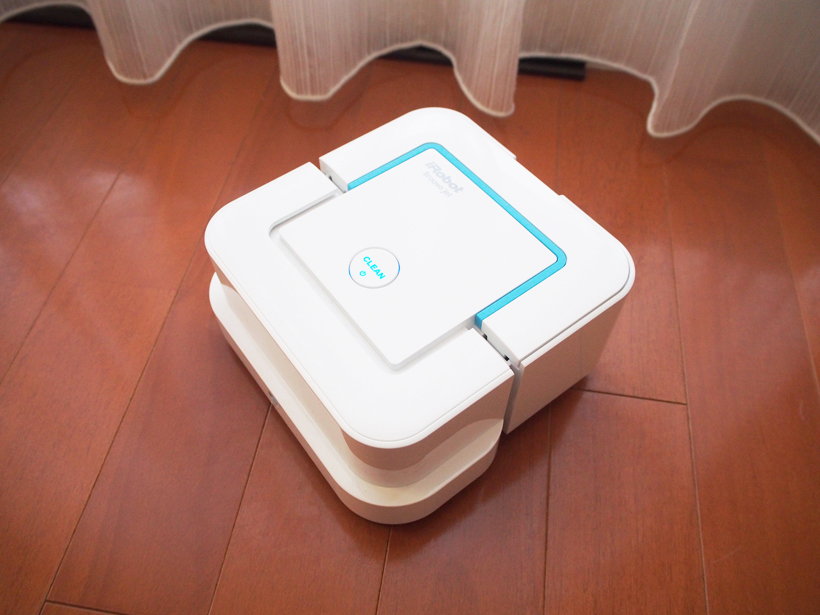 本日発売】あまりの汚れ落ちにドン引き!? 話題の床拭きロボット