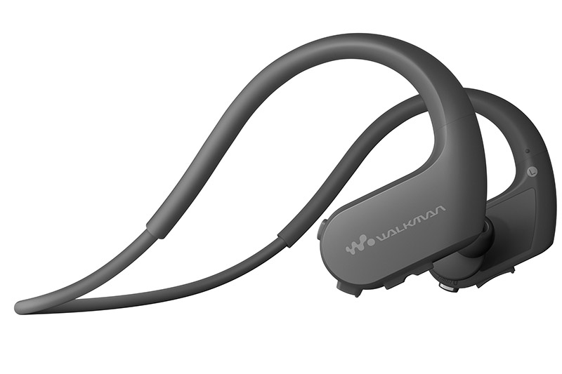 周囲の音も聞けるから安心! スポーツ向けイヤホン一体型ウォークマン