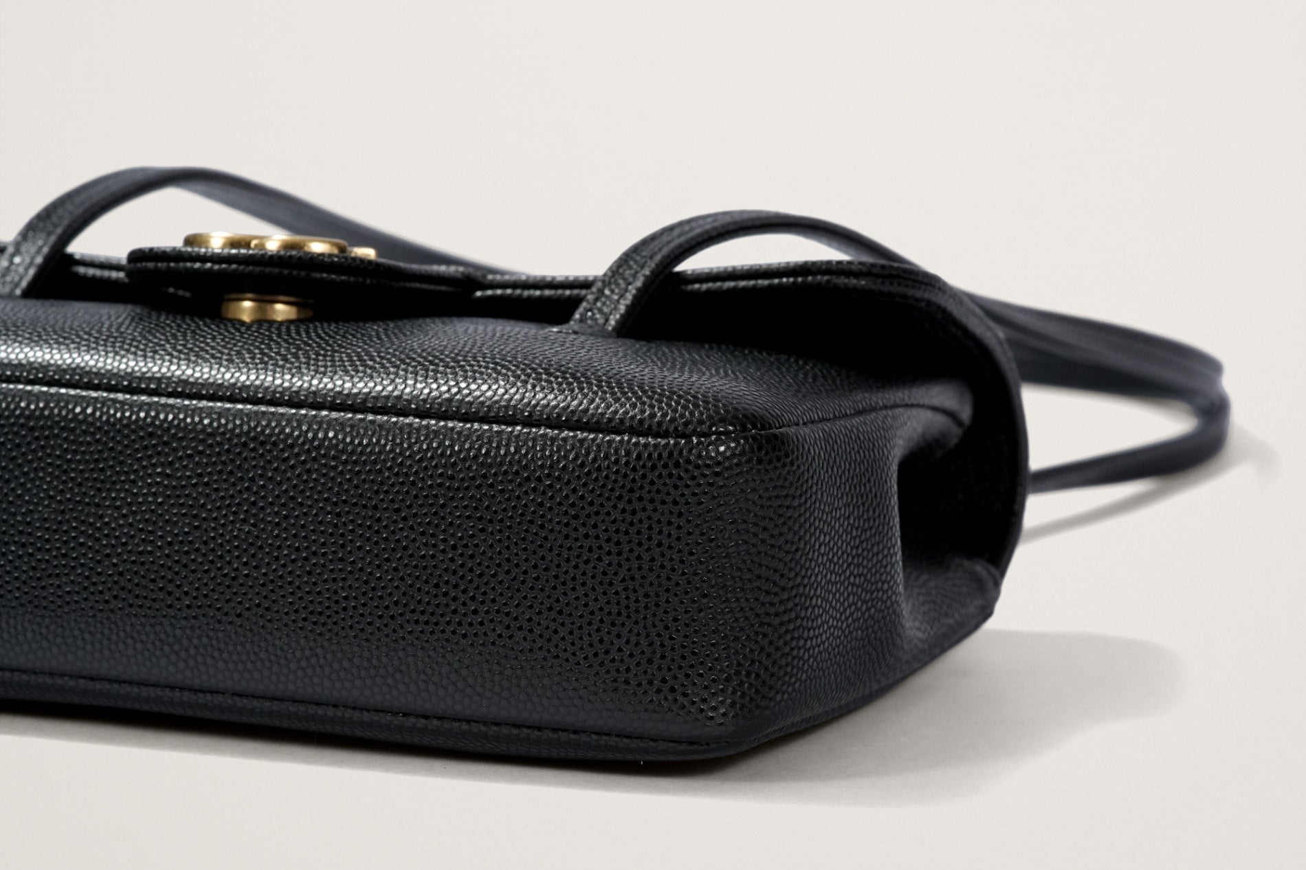 CHANEL プレコレクションストラップ クラッチ バッグ – GINZA SATAKE