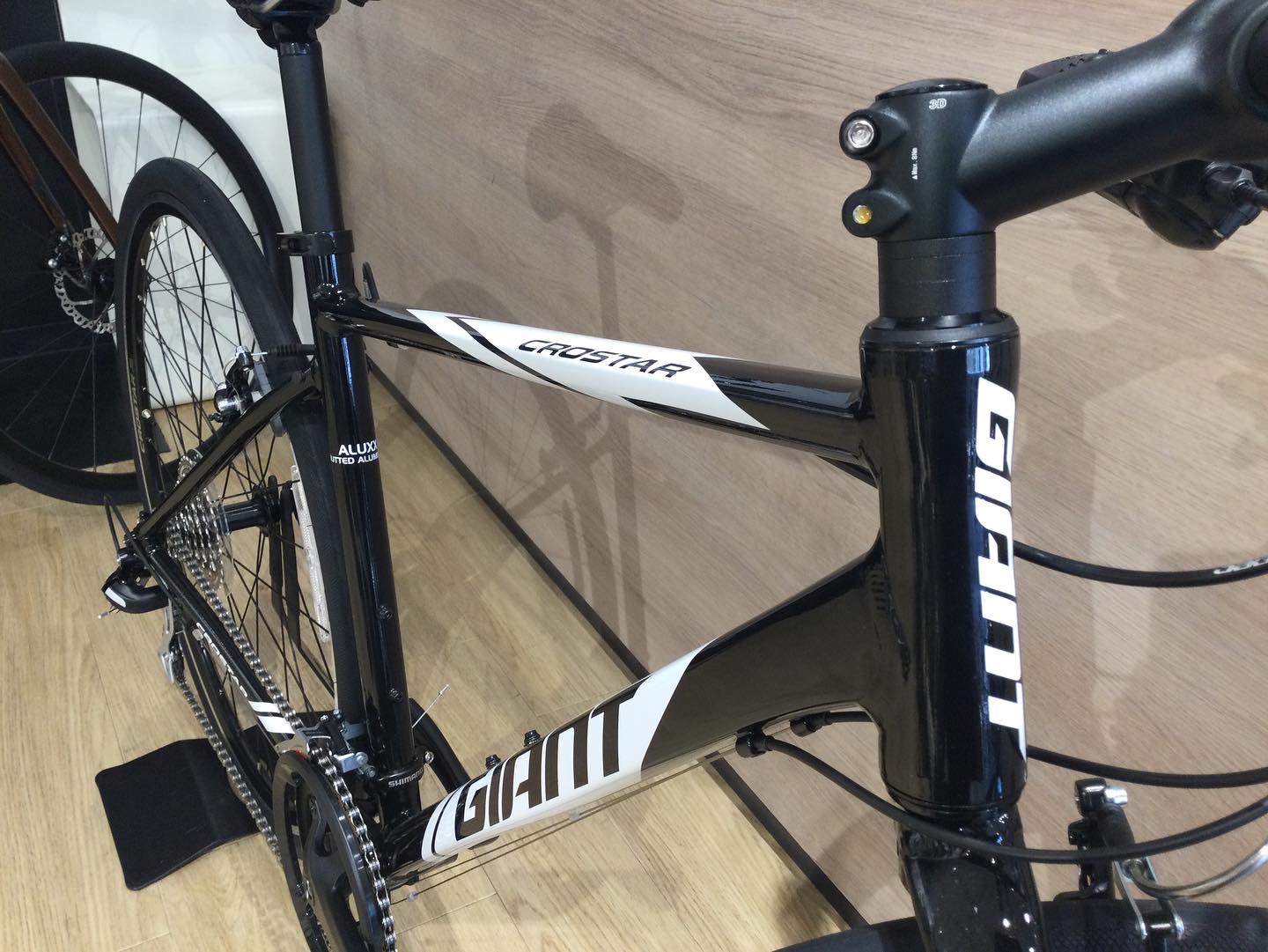 CROSTAR】のご紹介 ｜ ジャイアントストア高松