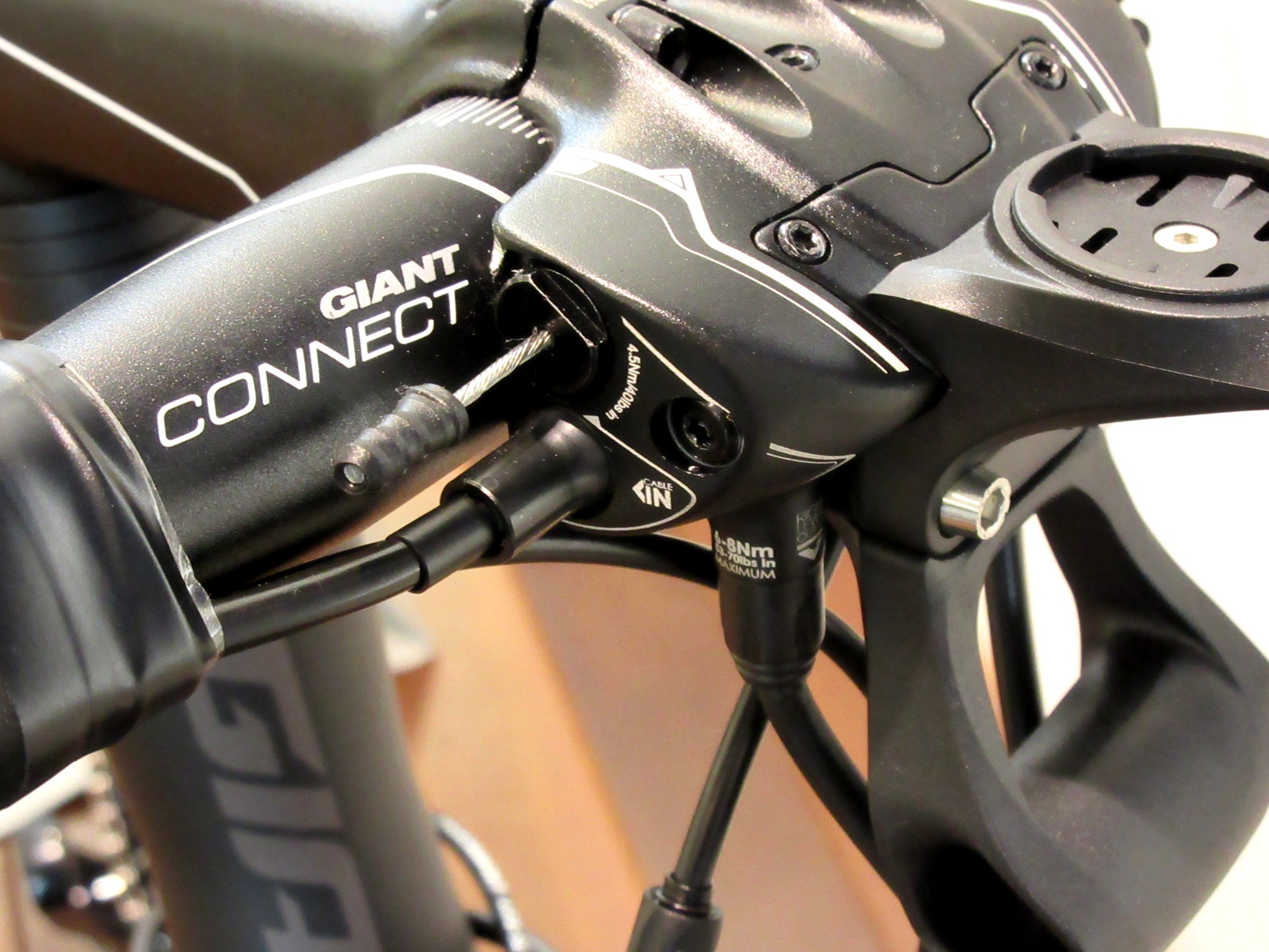 新時代のディスクブレーキ！CONTEND SL1 DISK ｜ ジャイアントストア