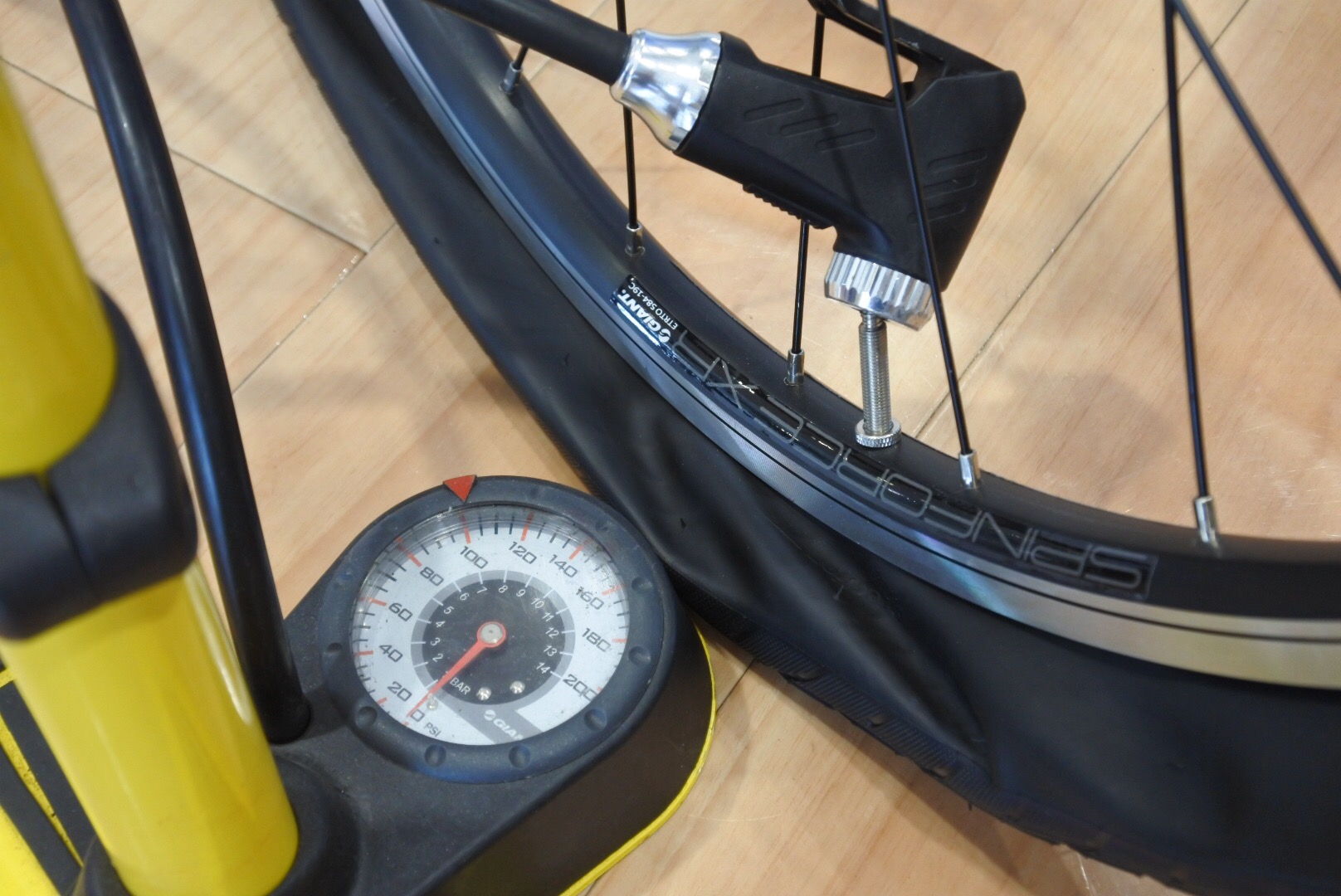 タイヤの空気は自然に抜けます。 ｜ ジャイアントストア今治