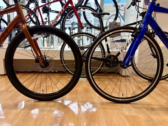 入荷】新感覚クロスバイク『Gravier Disc』 店頭にて展示中です