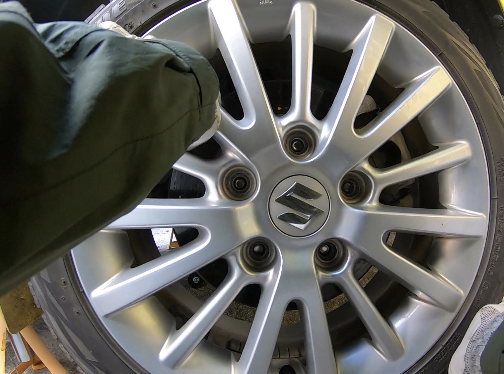 タイヤの空気は自然に抜けます。 ｜ ジャイアントストア今治