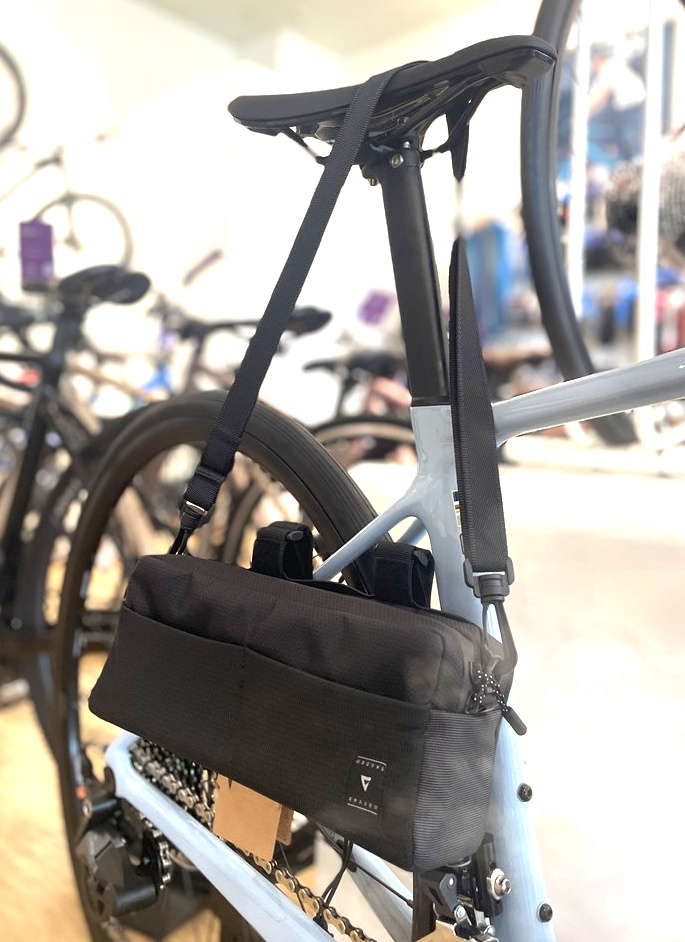 おしゃれで便利なフロントバッグ「GRAB & GO」シリーズ