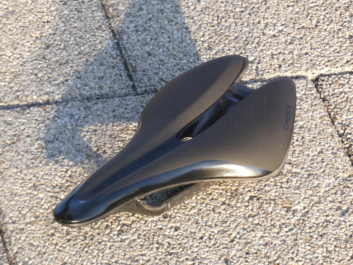 ジャイアントが誇る最高性能のカーボンサドル「CADEX BOOST」入荷しま