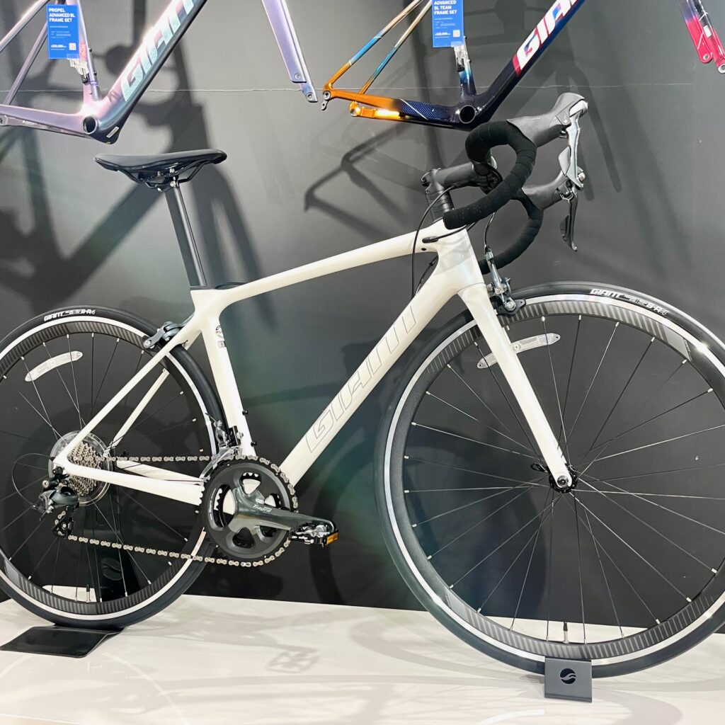 20万以下で購入可能なカーボンロード「TCR Advanced 3 LTD」入荷