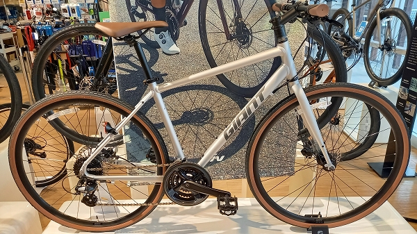 クロスバイク「エスケープR ディスク」入荷 ｜ ジャイアントストア高知