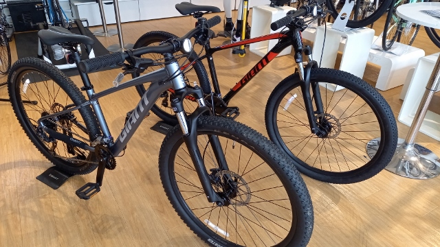 人気のマウンテンバイク 「 ATX 」と「 TALON 2 」 どちらにします