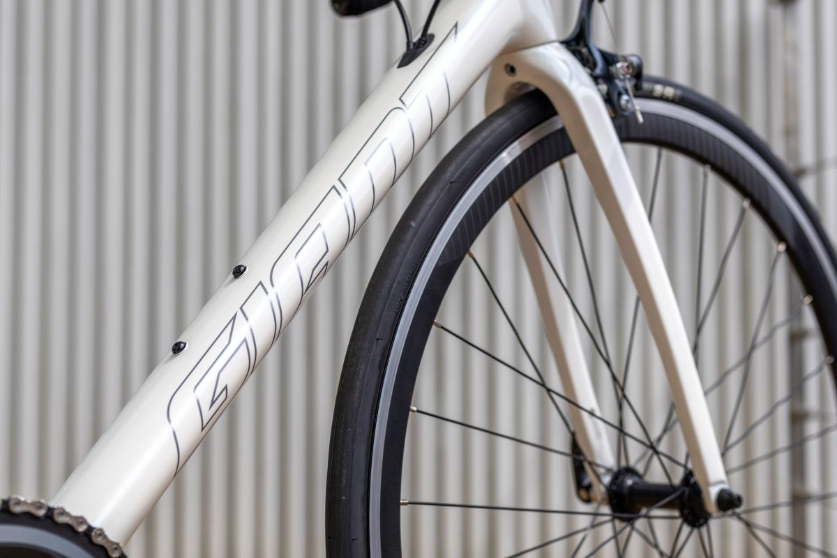 在庫わずか！TCR Advanced 3 LTD – Gen9 (Rim Brake) ｜ ジャイアント