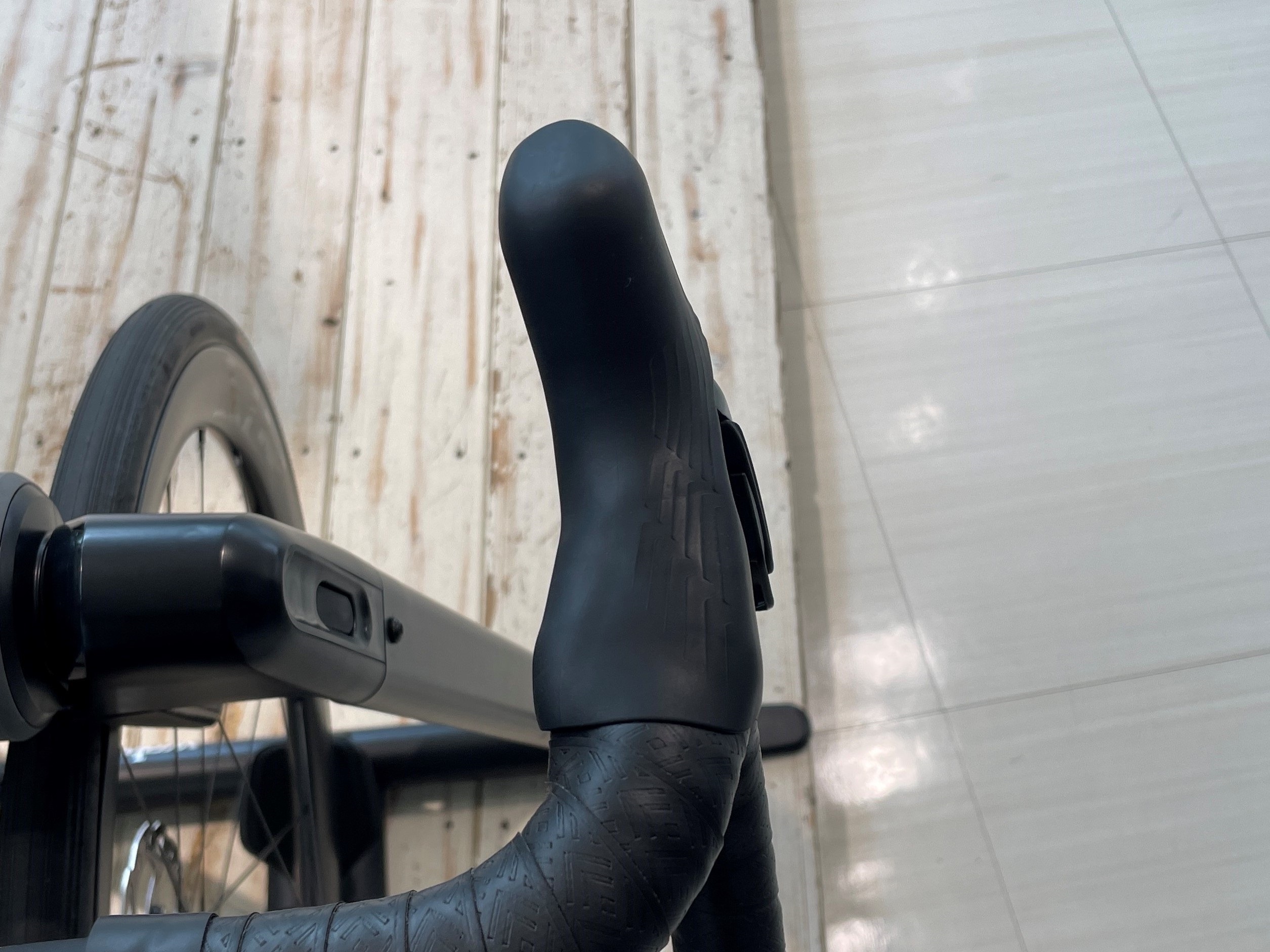 新型TCR搭載のCONTACT SLR/SLハンドルのご紹介！ ｜ ジャイアント