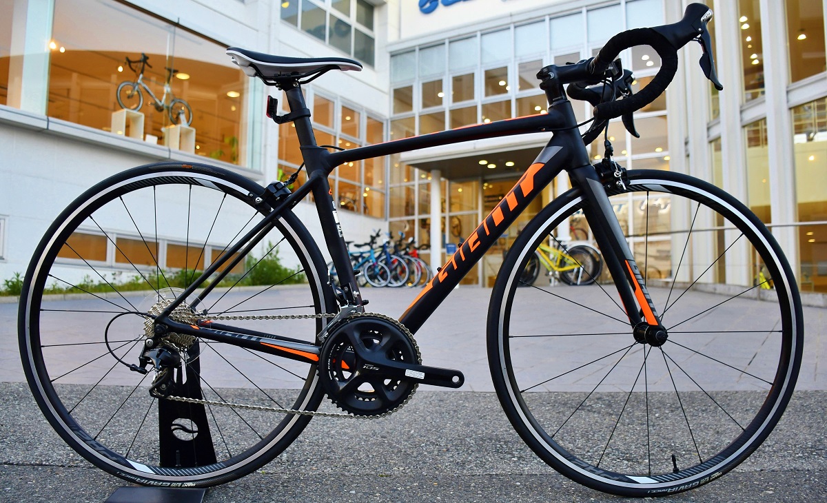 GIANT」最上級アルミロードバイク、TCR SLRの魅力 ｜ ジャイアント