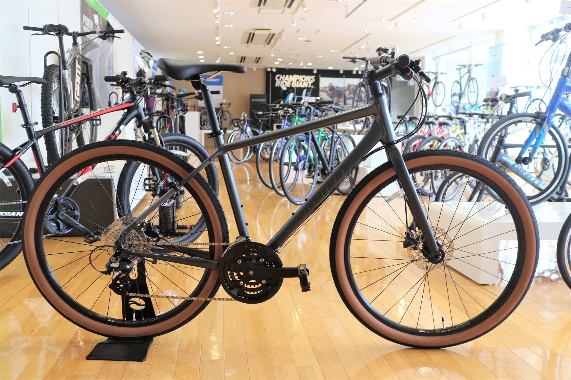 NEW」「GIANT」2021年早期モデル“GRAVIER DISC”全色入荷