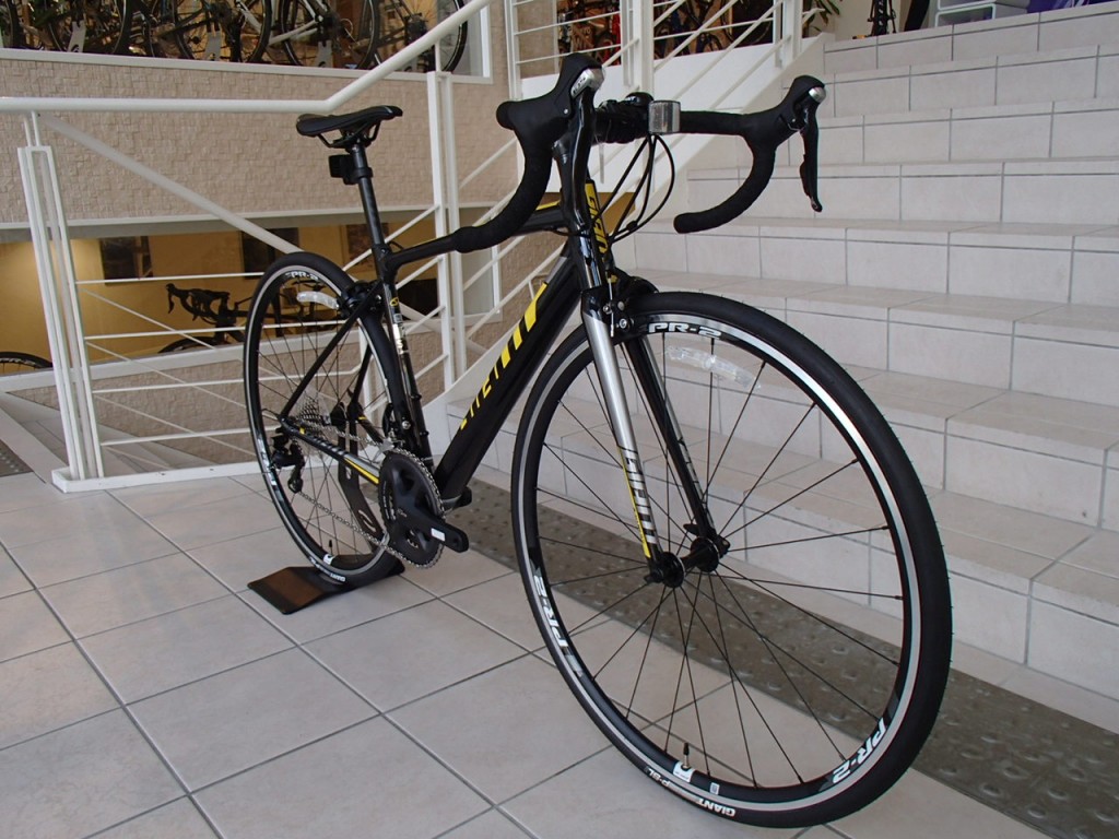 ロードバイク」生まれ変わった究極のアルミロードバイク”NEW TCR SLR